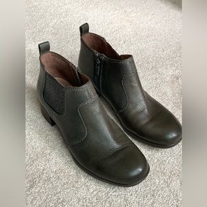 Dansko leather ankle boots booties side zip dark olive green size 38